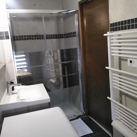 Detente - Appartement Et Poutres Apparentes Μπεζιέ Εξωτερικό φωτογραφία