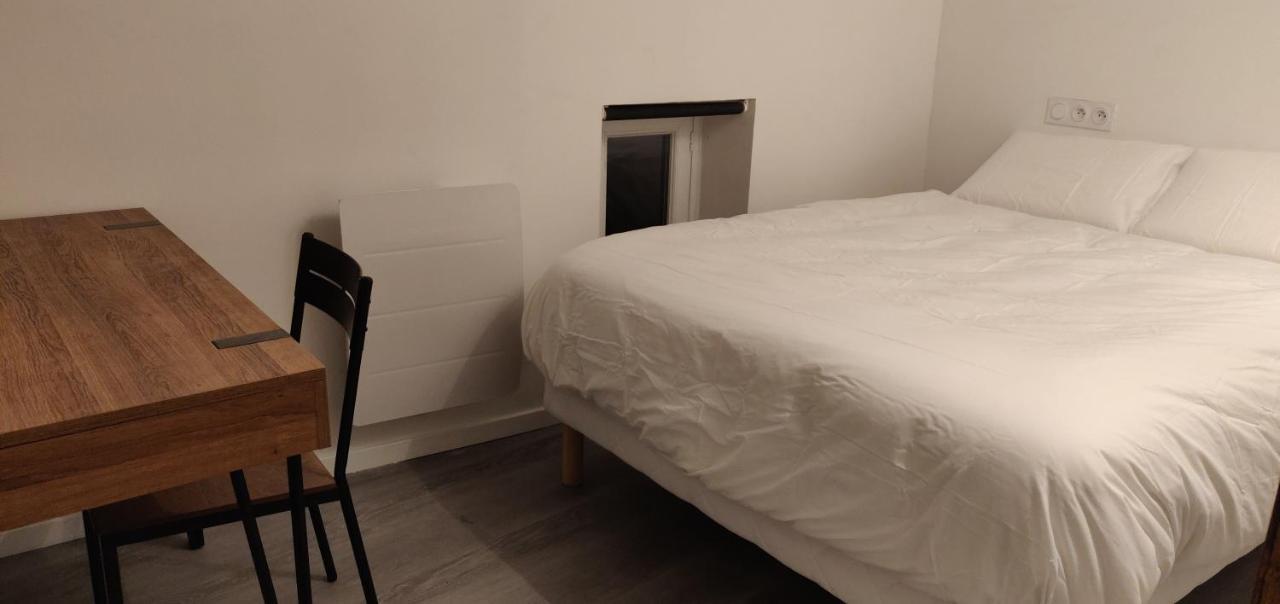 Detente - Appartement Et Poutres Apparentes Μπεζιέ Εξωτερικό φωτογραφία