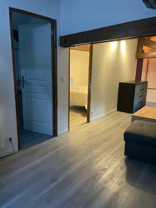 Detente - Appartement Et Poutres Apparentes Μπεζιέ Εξωτερικό φωτογραφία