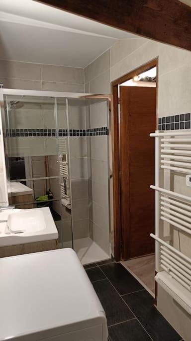 Detente - Appartement Et Poutres Apparentes Μπεζιέ Εξωτερικό φωτογραφία