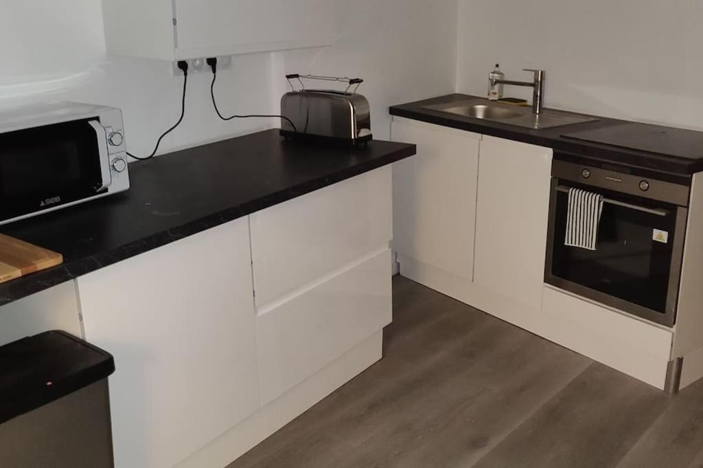 Detente - Appartement Et Poutres Apparentes Μπεζιέ Εξωτερικό φωτογραφία